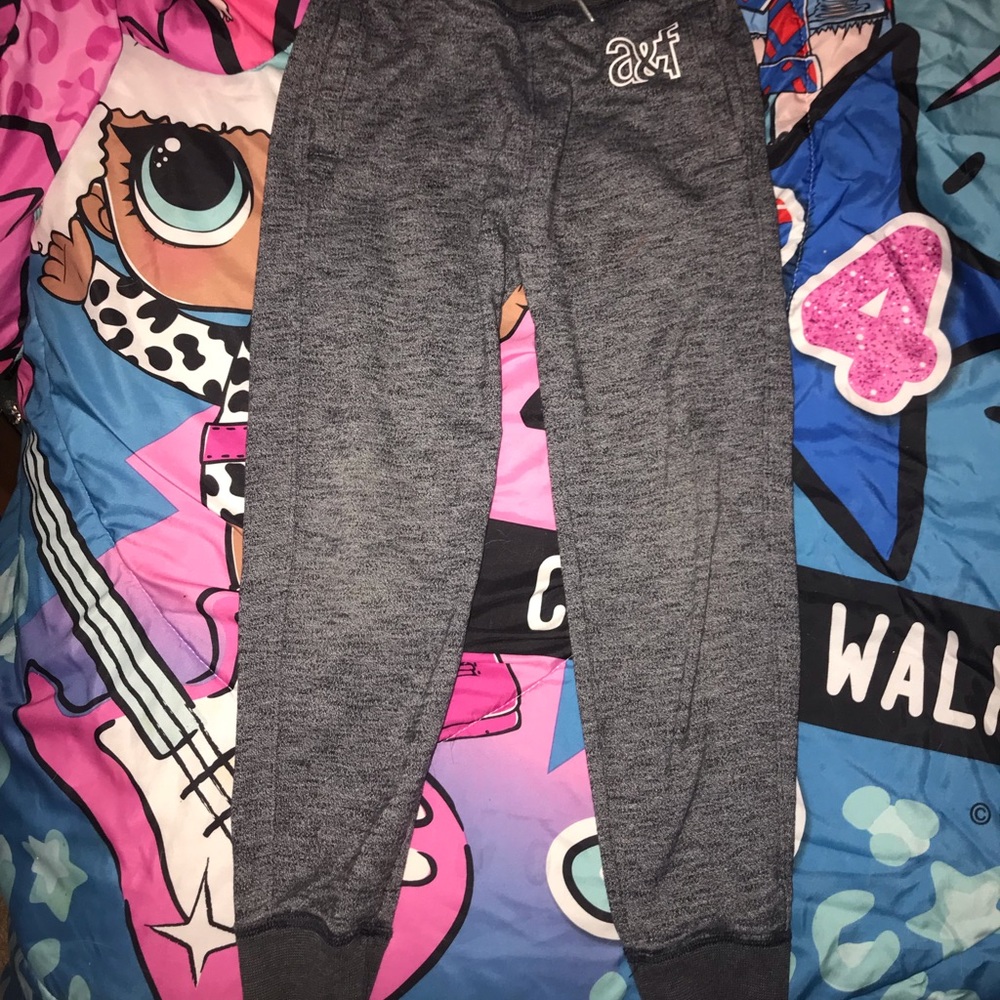 Do not buy! Listing is for a buyer!